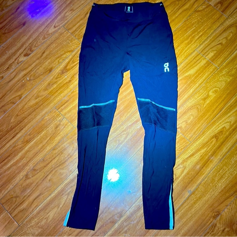 On Running Black running tights